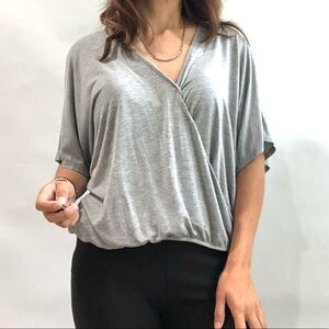 Forever 21 Women's Top Blouse V-Neck Semi‎ Bat Sleeves Size Small